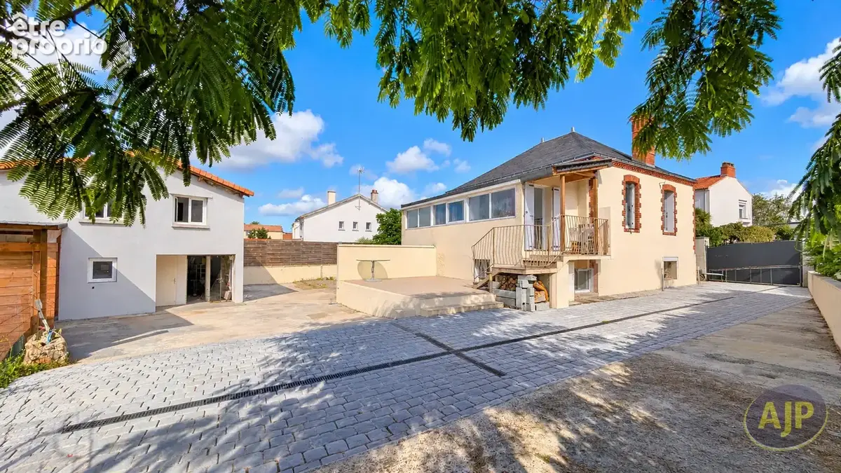 Maison 8 pièces 140 m² à vendre à Aizenay (85190) - photo 1