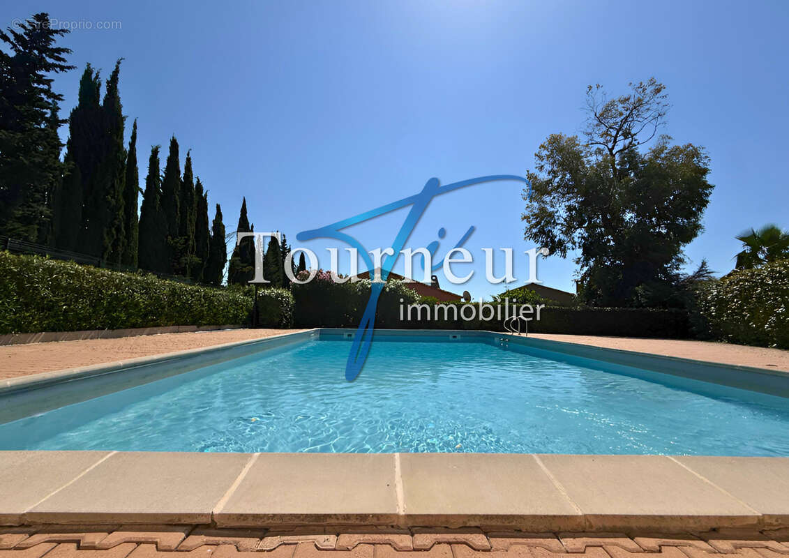Sanary sur mer villa club residence standing avec piscine parking prive - photo 11