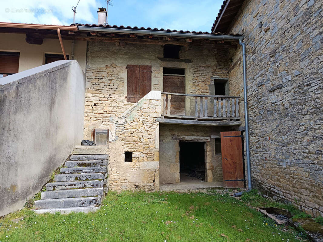 Maison à SAINT-MARTIN-DU-MONT