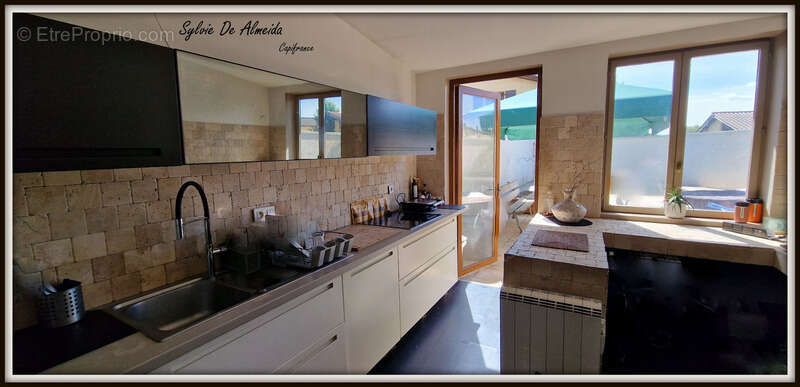 Maison à PONT-DE-VEYLE