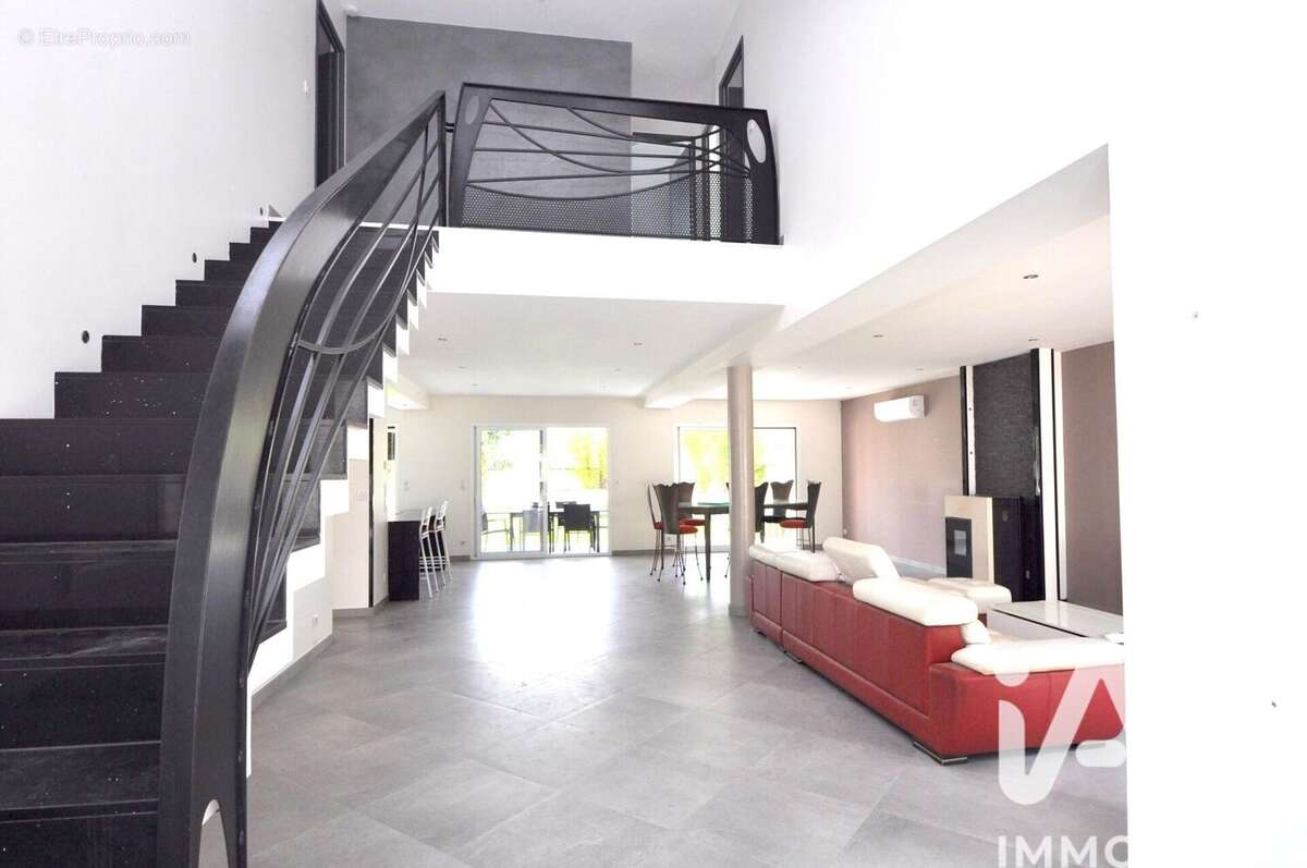 Photo 2 - Maison à BRUYERES-LE-CHATEL