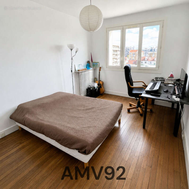 Appartement à LA GARENNE-COLOMBES