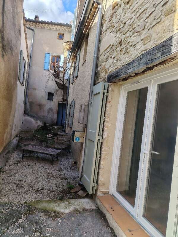 Maison à REVEST-DES-BROUSSES