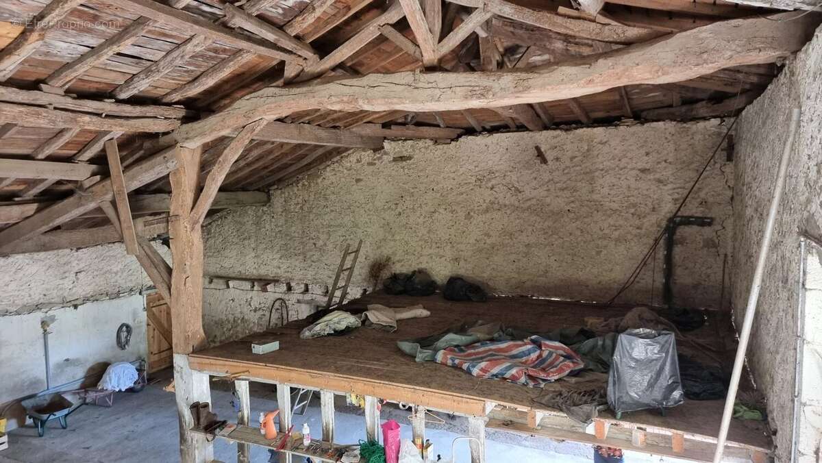 Maison en pierre avec dépendances et 4,8 hectares — Gros potentiel entre Monségur et La Réole - photo 9