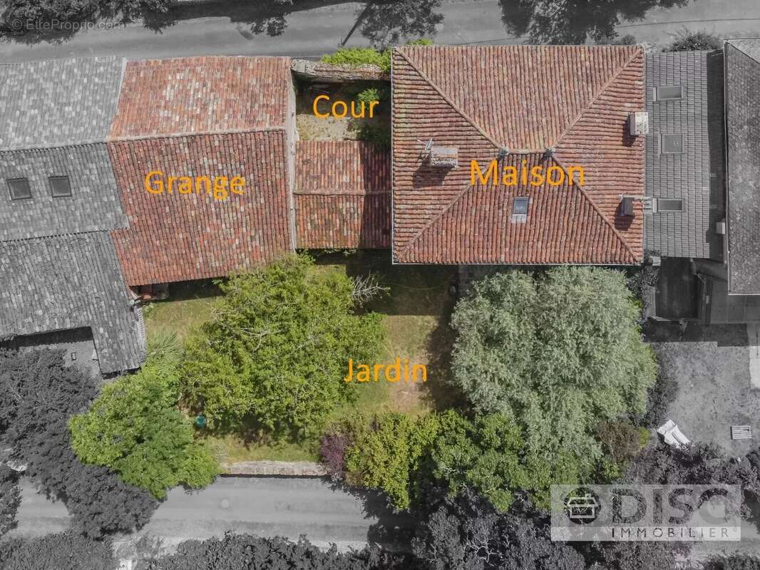 Charmante maison de village avec jardin, grande grange, cour intérieure et chapelle restaurée - photo 24