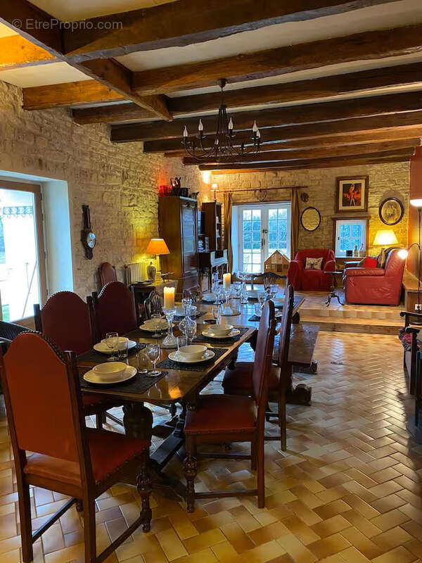 Maison à SAINT-SIGISMOND-DE-CLERMONT