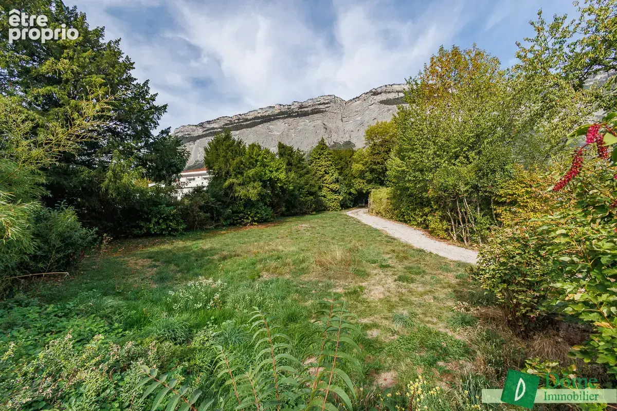 Sur les coteaux de Biviers, terrain constructible de 794 m2 avec superbe vue panoramique sur Belledonne - photo 2