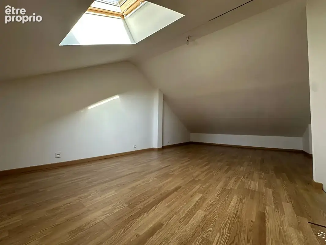 Romilly Sur Seine 4 pièces - 64 m2 - Terrain clos - Commerces et gare a pied - photo 8