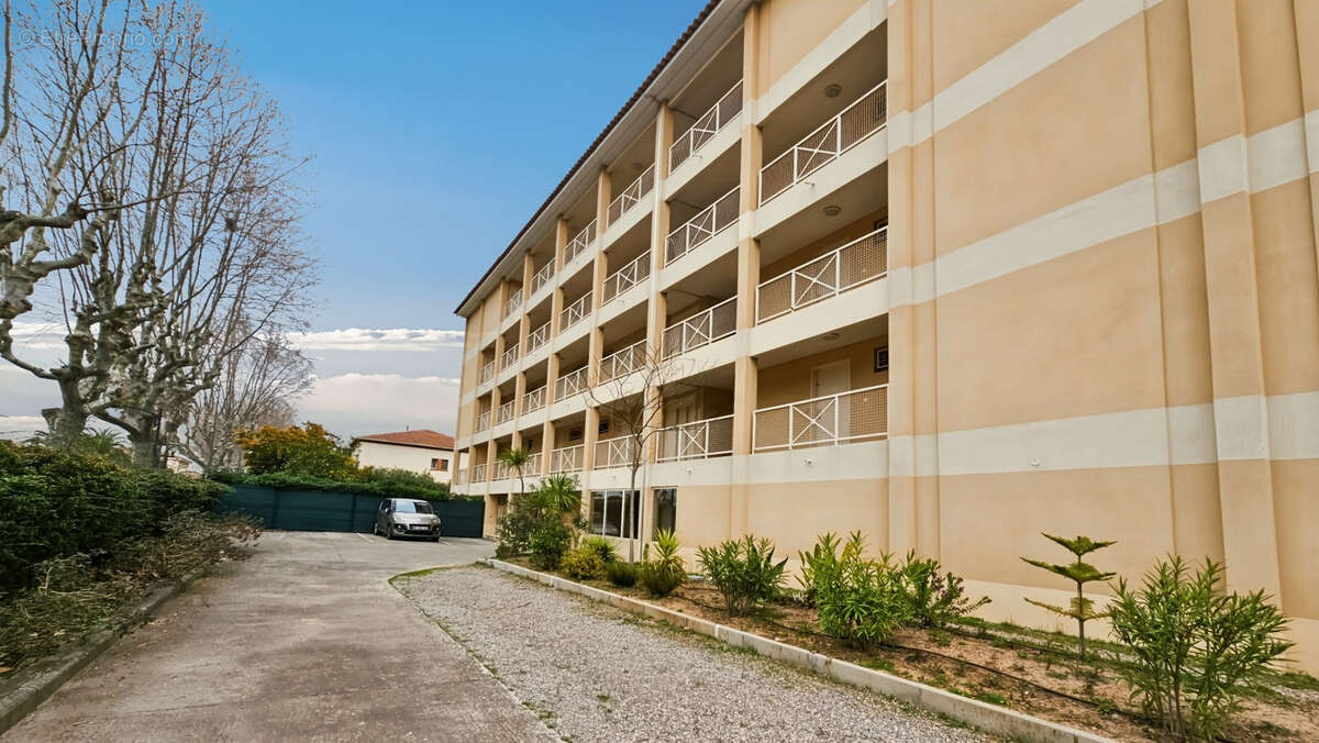 VIAGER OCCUPÉ (H.76 ans), FRÉJUS, 2 pièces + cave Bouquet 49300 € / Rente mensuelle 363 € - photo 10