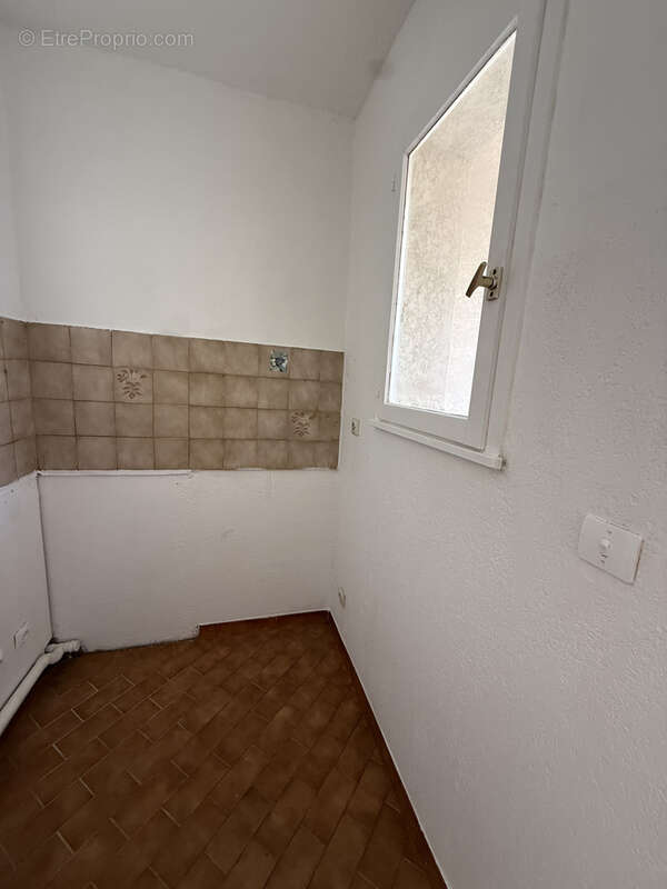 Studio 17 m2 terrasse 4 m2 - calvi centre - photo 6