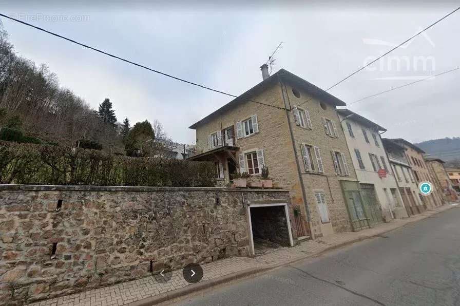 Maison à LAMURE-SUR-AZERGUES