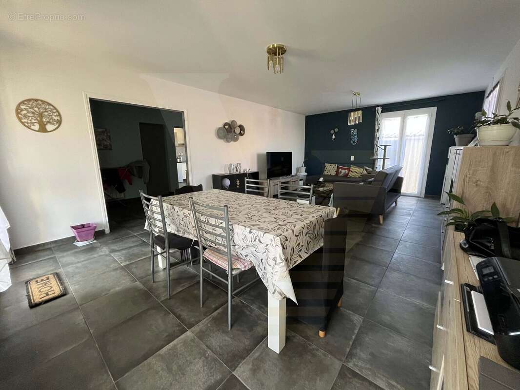 Maison à LIGNAN-SUR-ORB