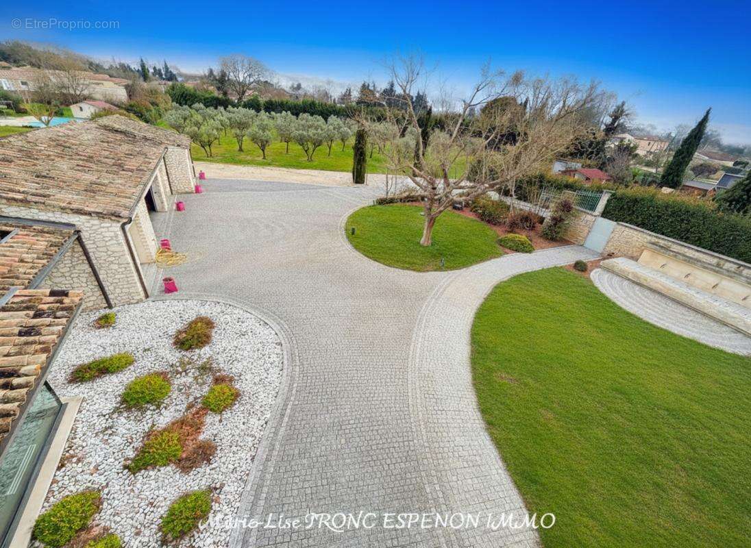 Maison 471 m² à Velleron  - photo 4