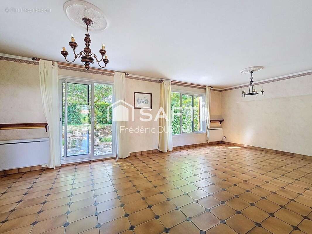 Photo 5 - Maison à MEYZIEU