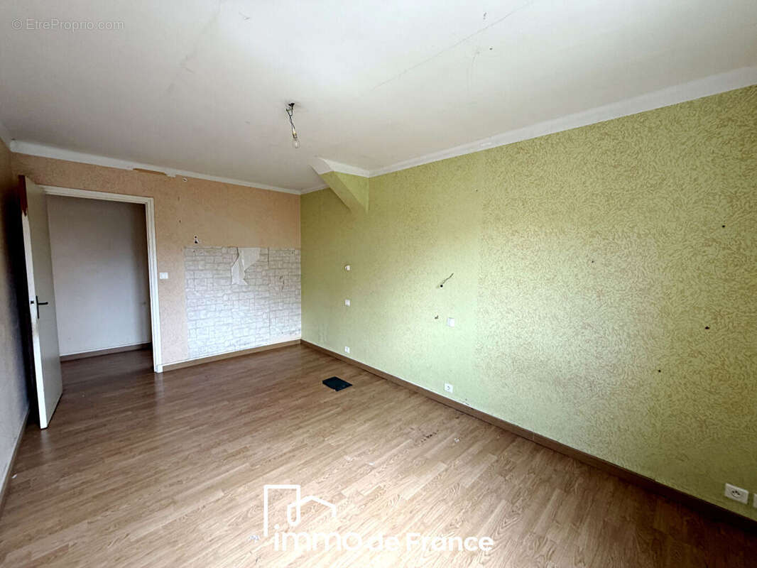 Maison T5 à fort potentiel  - Commune de LUC LA PRIMAUBE - photo 8