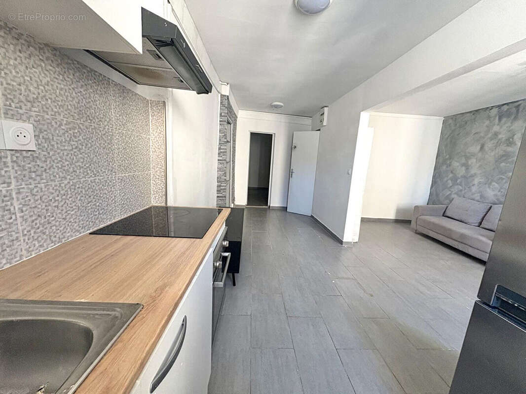 Appartement à ROQUEVAIRE