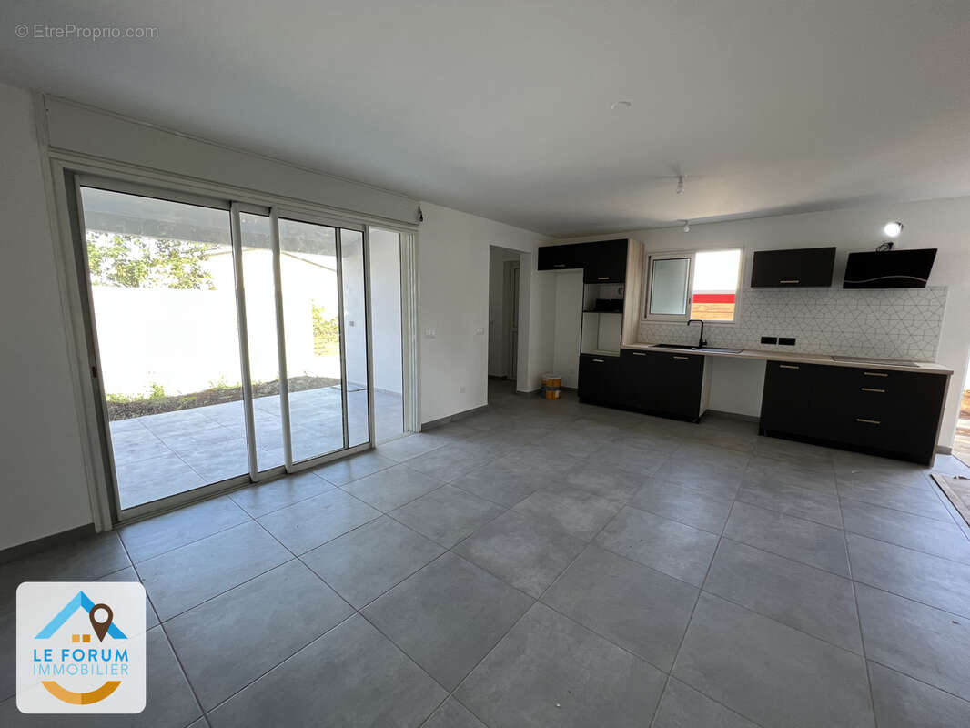 Saint pierre 97410 - villa moderne et agreable à vivre - beaux volumes - quartier prise - photo 2