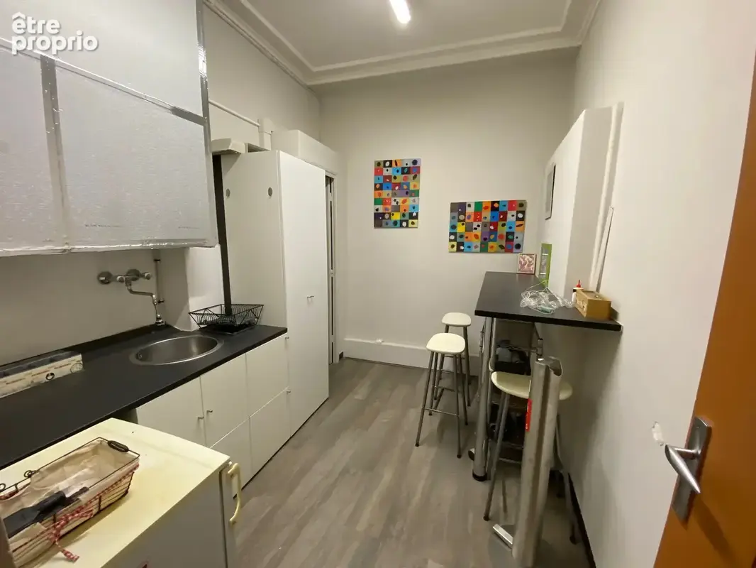 Achat / Vente Appartement T3 75 m2 de Caractère Nîmes Centre (Entre Arènes et Place du Marché) - DPE B & Climatisation - photo 4