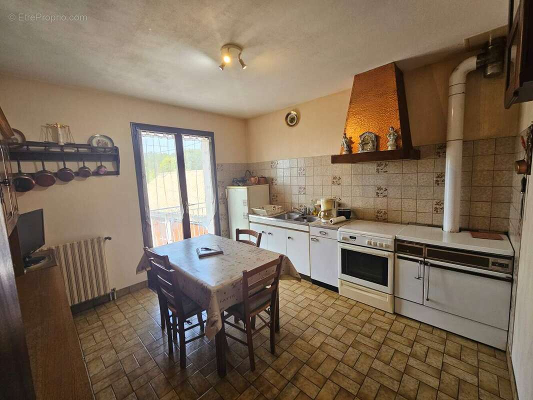 Maison à SAINT-LEONARD-DE-NOBLAT
