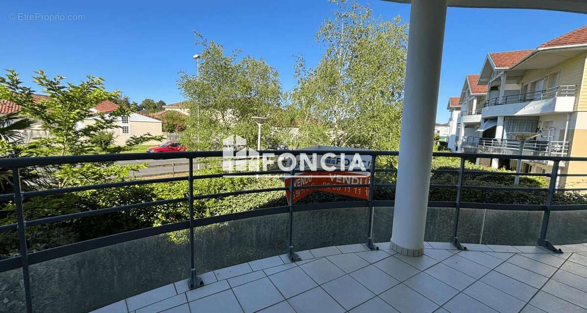 Appartement à LONS