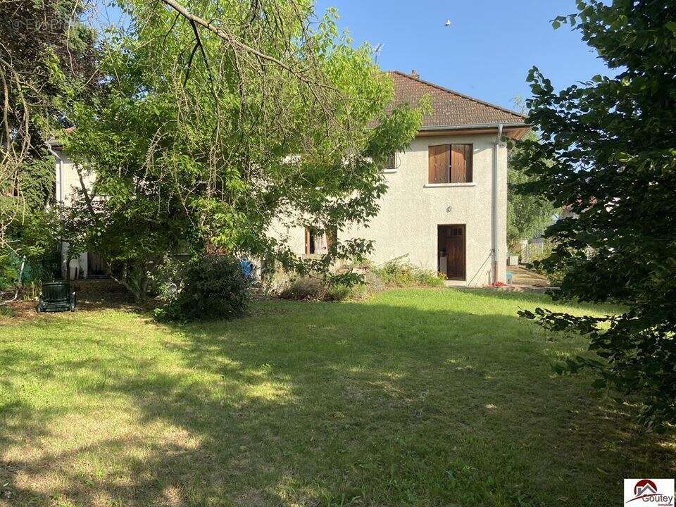 Maison 195 m² à Riorges  - photo 4