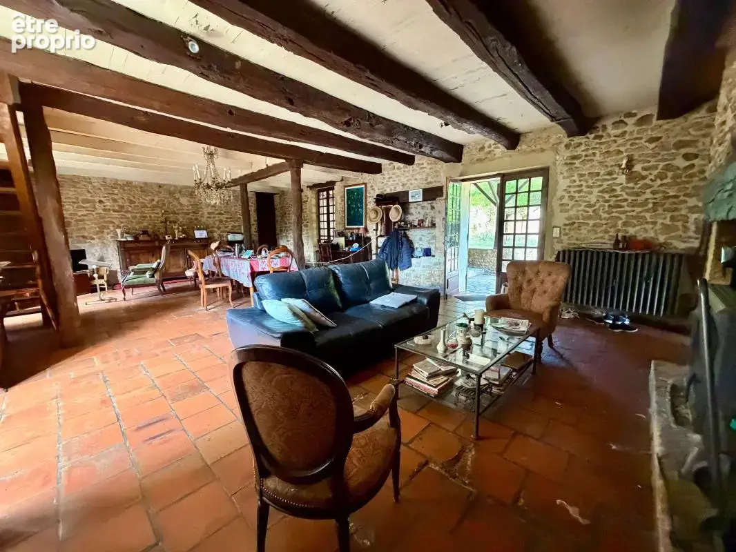 Maison en pierre, grange et dependance sur plus de 10 hectares sans voisinage - photo 6