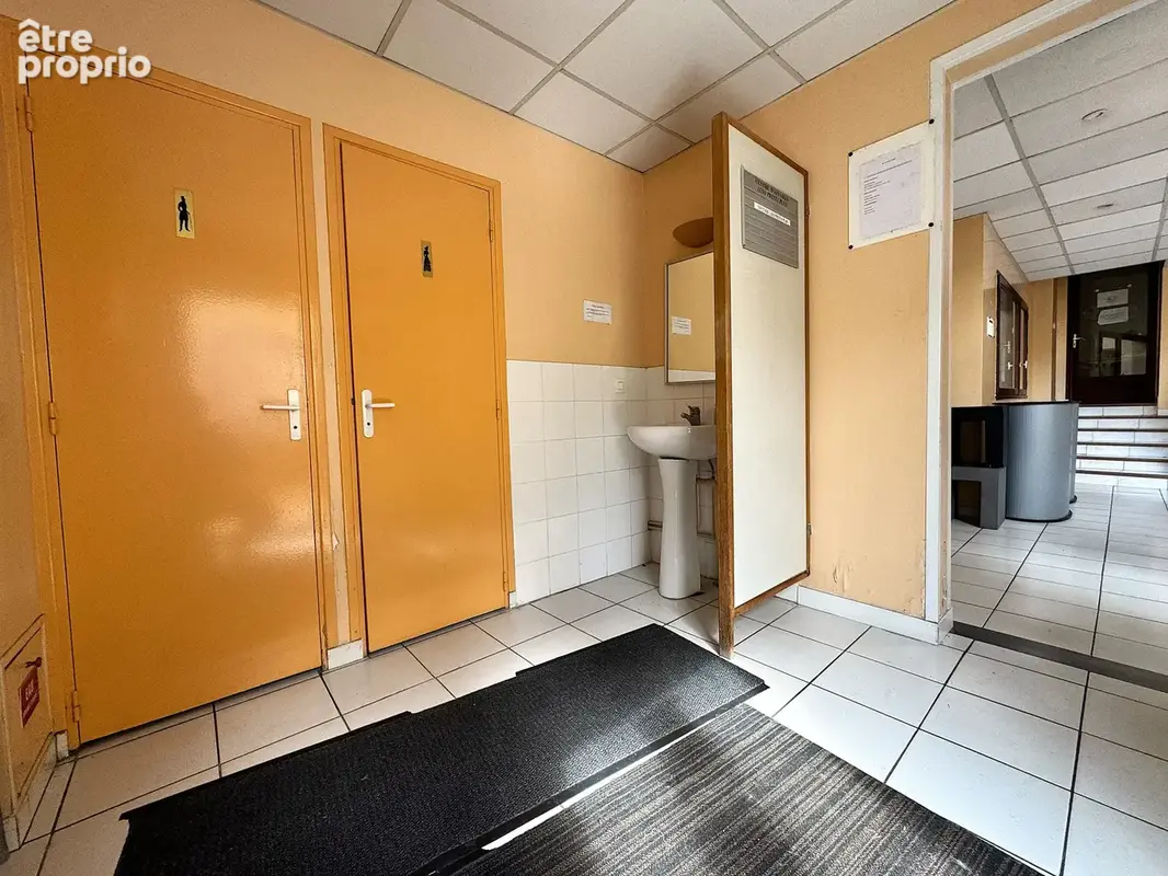 Immeuble de 9 bureaux, potentiel 4500 € par mois, situé idéalement face à la Mairie d'Aulnay-sous-Bois et proc - photo 9
