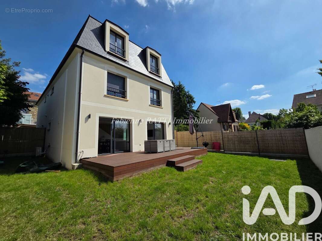 Photo 2 - Maison à SARTROUVILLE