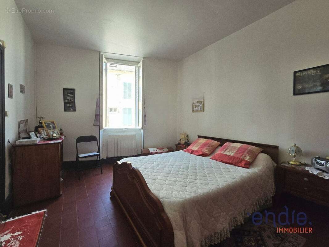 Ensemble immobilier de 3 logements  Rentabilité attractive d'environ 11 %  Saint-Pierre-le-Moûtier - photo 3