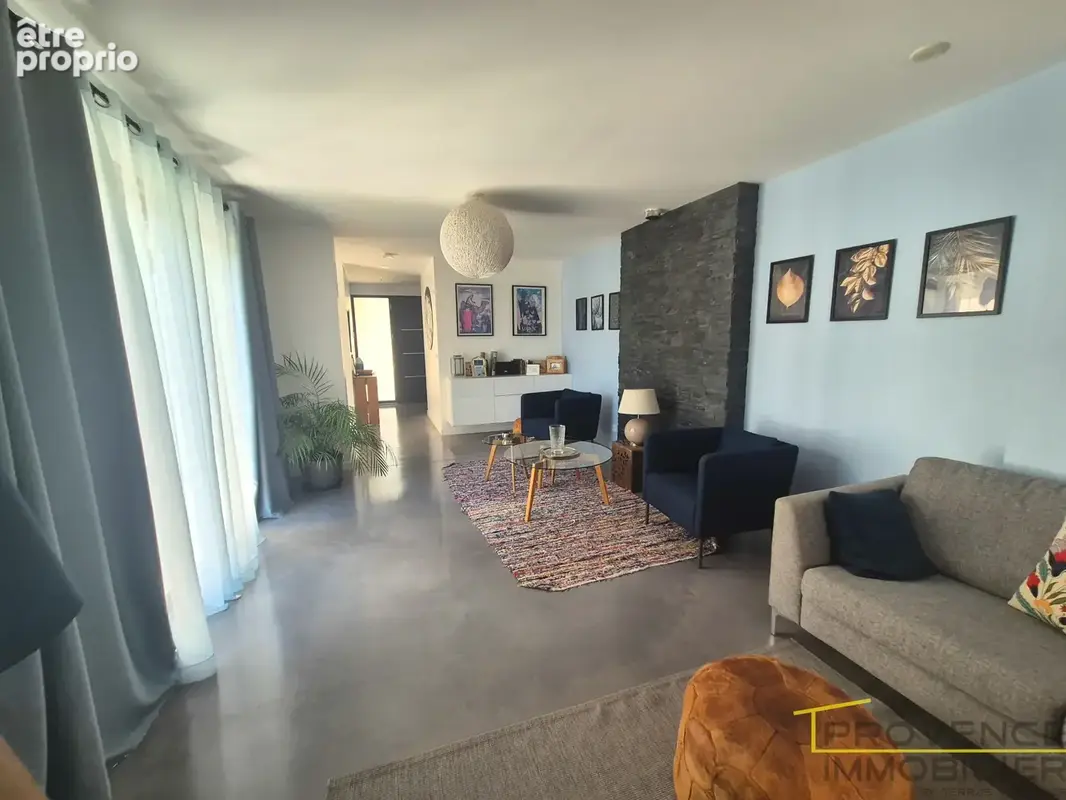 Maison à vendre à Montélimar   Villa familiale avec piscine, T2 indépendant, Grand garage   Les Catalins - photo 3