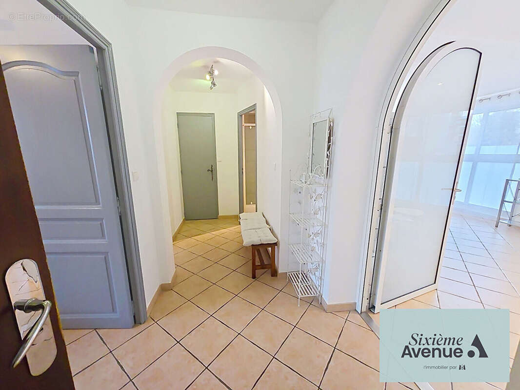 Appartement à SIX-FOURS-LES-PLAGES