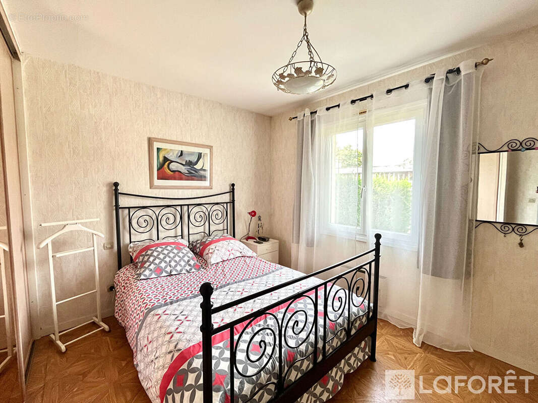 Maison à AMBARES-ET-LAGRAVE