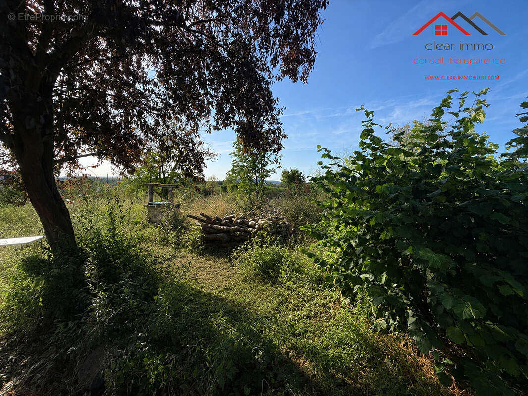 Maison individuelle de 130 m2 sur un terrain de 20 ares   Nombreuses dépendances - photo 18