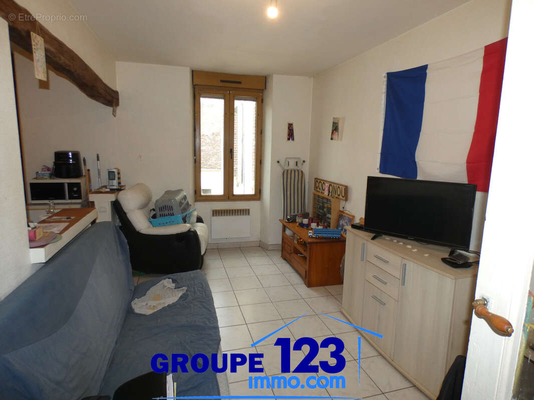 Appartement à BRIENON-SUR-ARMANCON