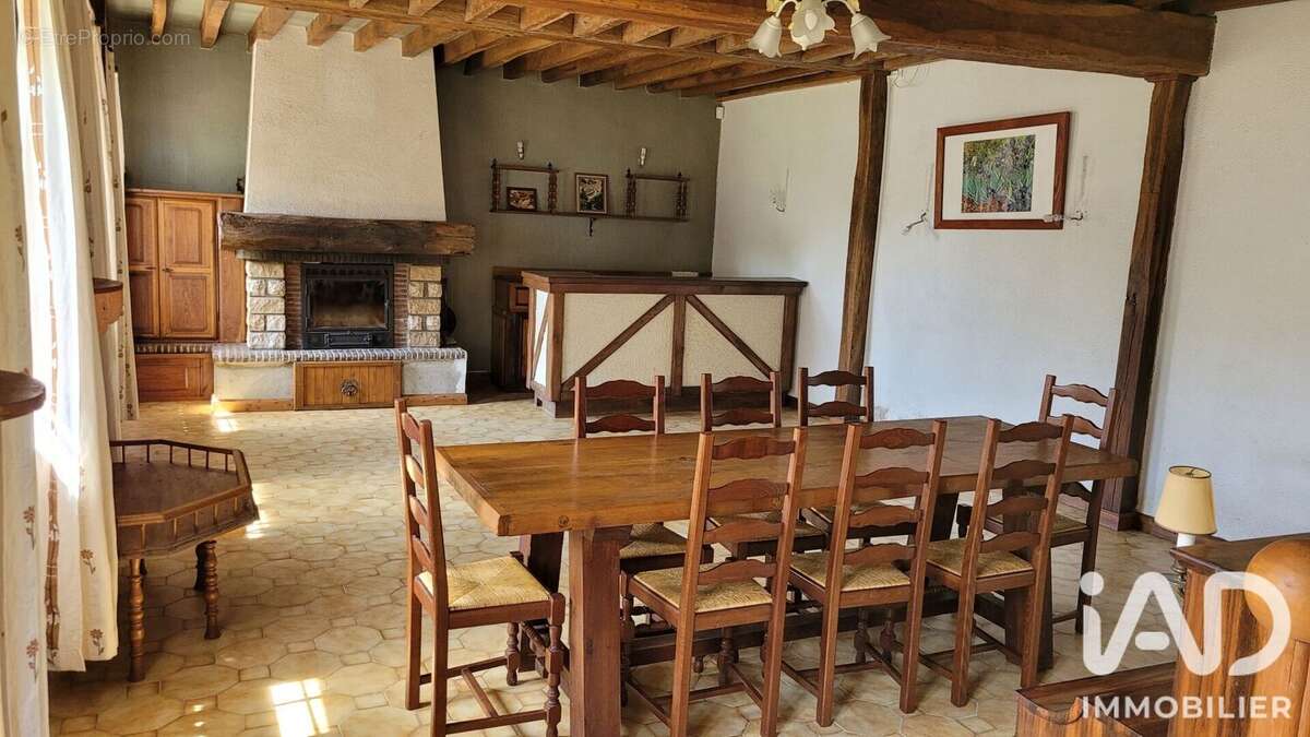 Maison 137 m² à Fontaine-La-Gaillarde  - photo 6