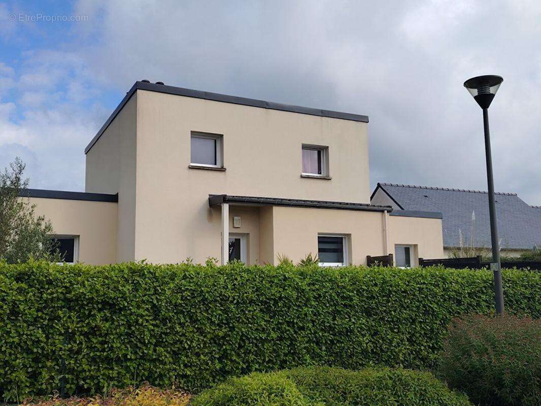 Maison Crehen 6 pièce(s) 100 m2 - photo 2