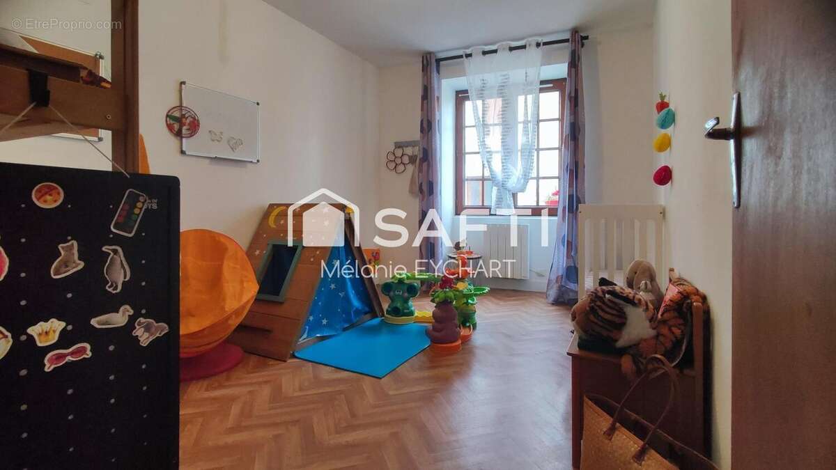 Maison 185 m² à Yvrac-Et-Malleyrand  - photo 7