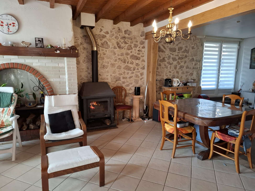 Maison à VIC-FEZENSAC