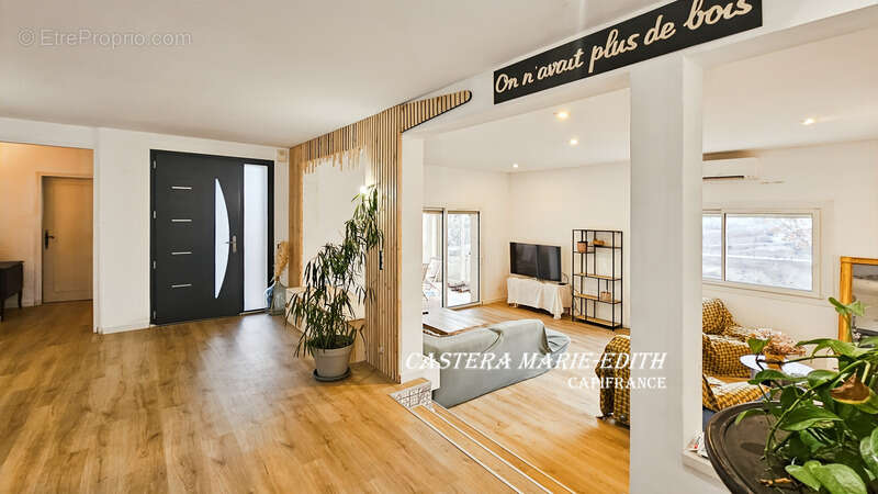 Maison d’architecte rénovée 280 M² - Sans vis à vis, calme, au fond d'une impasse - 9 Pièces -Garage -  Vue panoramique – Auch ( - photo 9