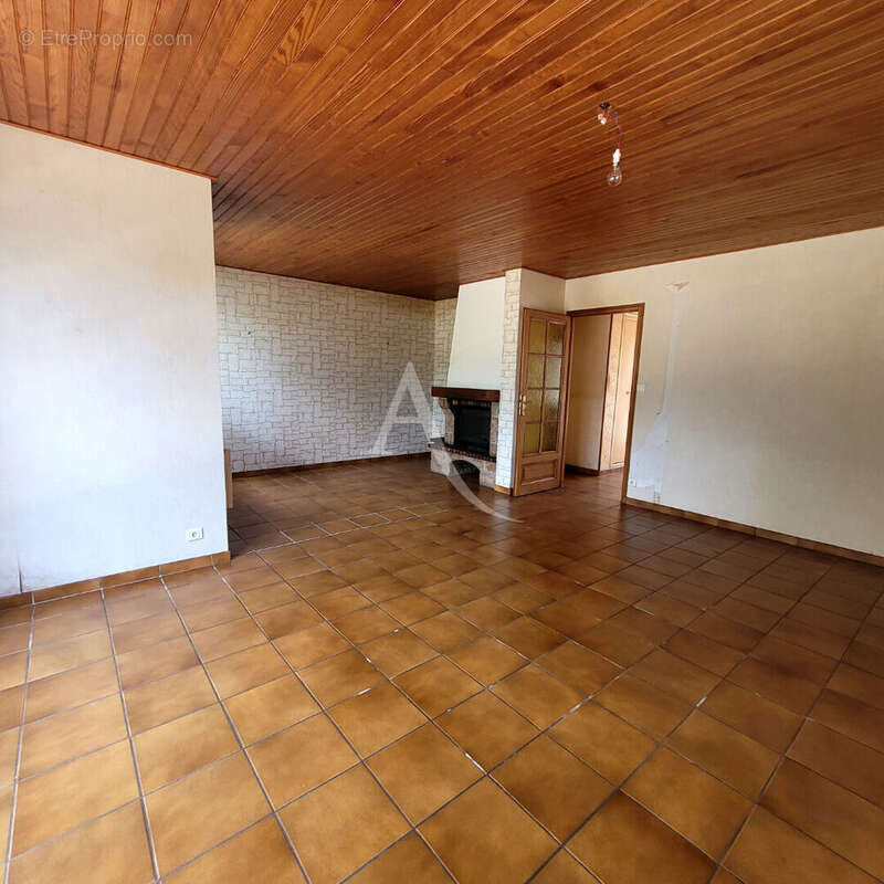 Maison à SAINT-AVAUGOURD-DES-LANDES