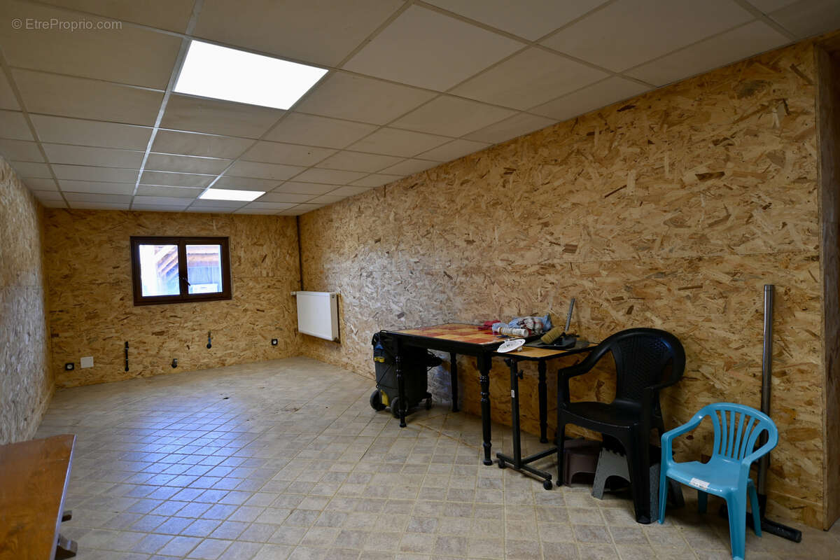 Maison à QUARRE-LES-TOMBES