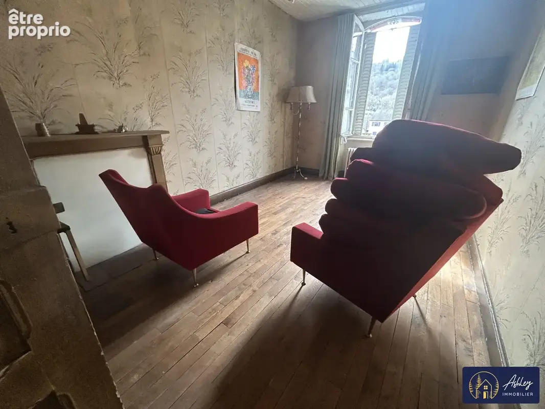 Maison 6 pièces CHAMPS-SUR-TARENTAINE (Cantal)