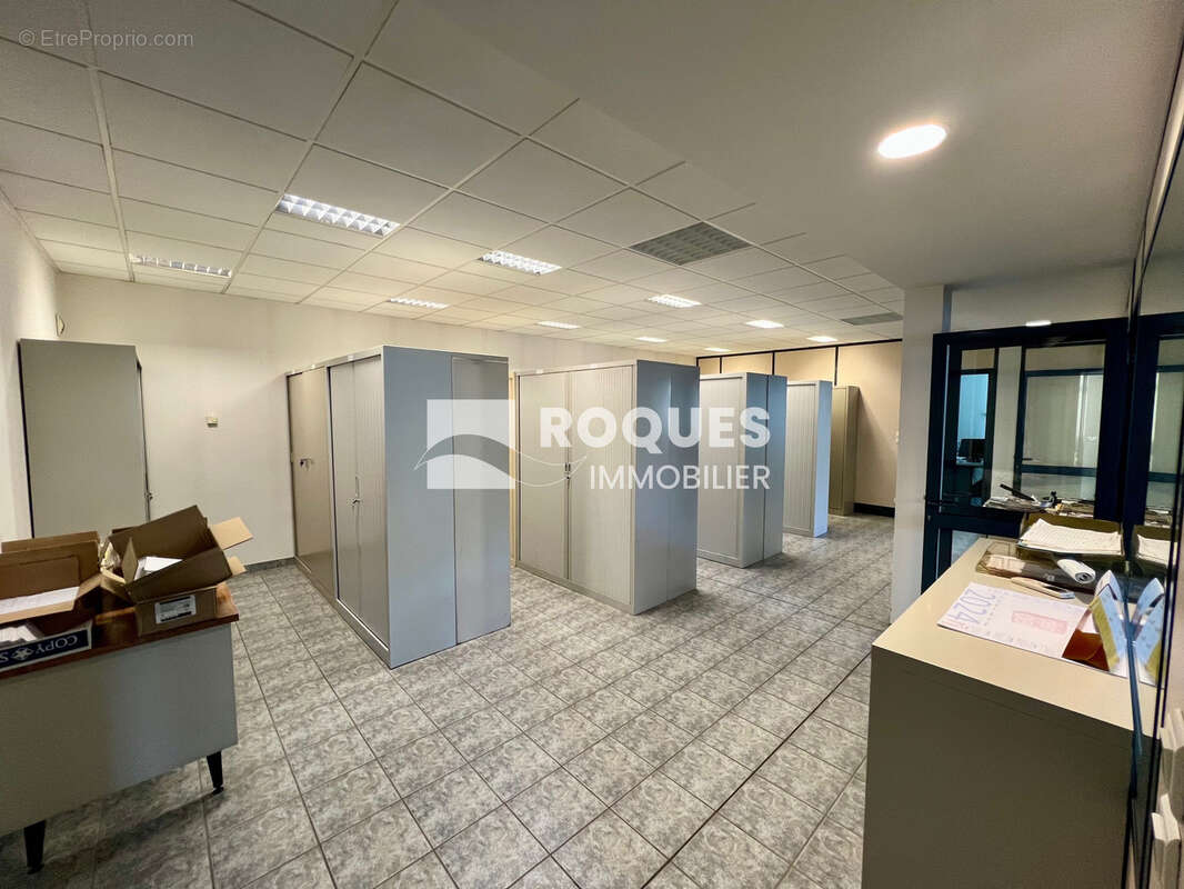  IMMEUBLE de 600 m2 sur 3 niveaux avec parking - photo 8