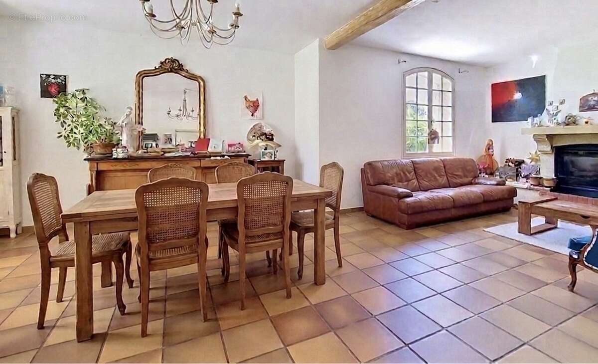 Maison 270 m² à Chateaurenard  - photo 4