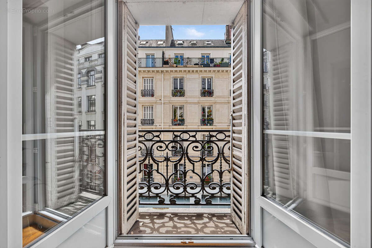Appartement à PARIS-10E