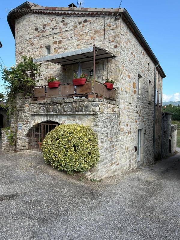 Maison à LABLACHERE