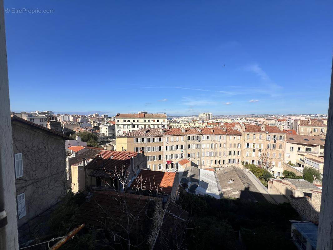 Appartement à MARSEILLE-7E