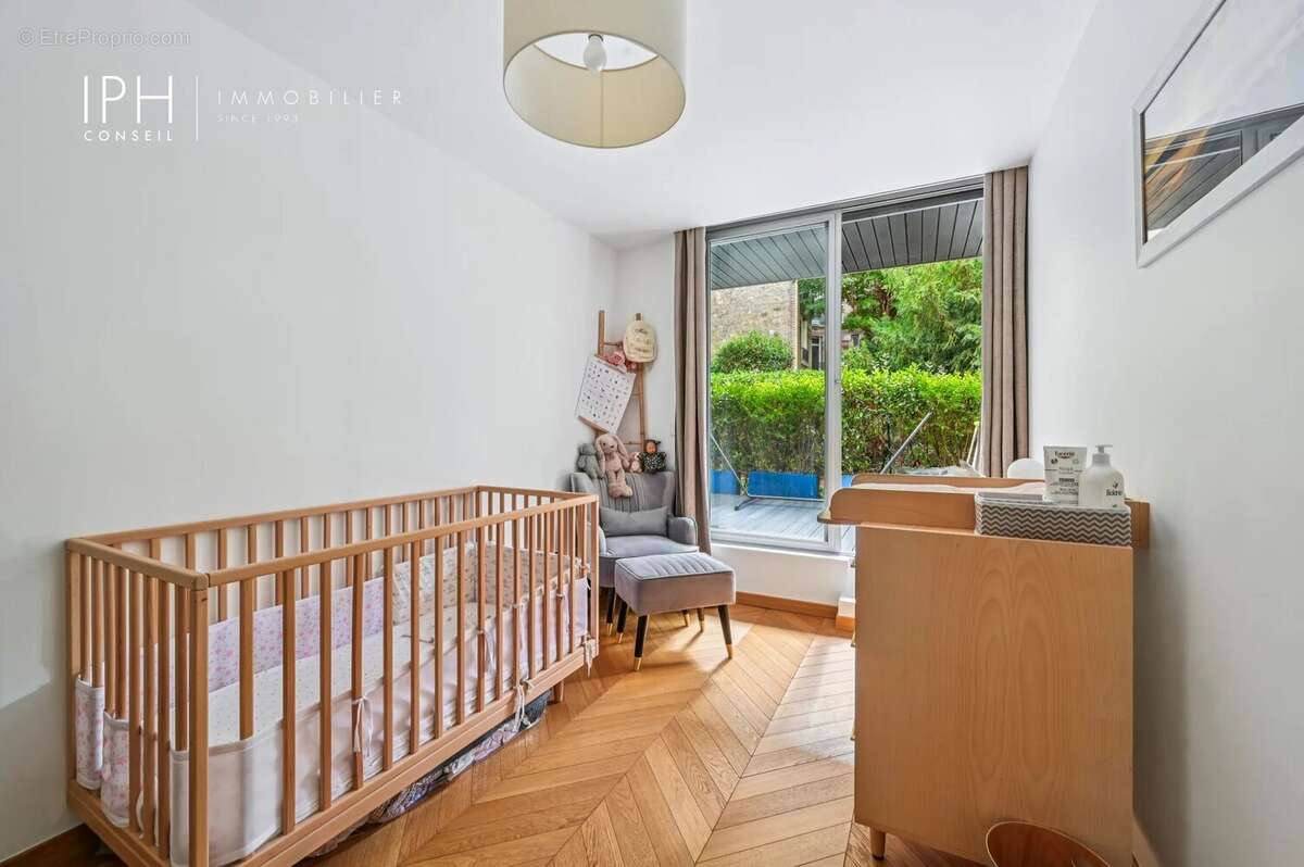 Appartement à NEUILLY-SUR-SEINE