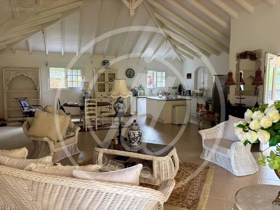 Maison à PETIT-BOURG