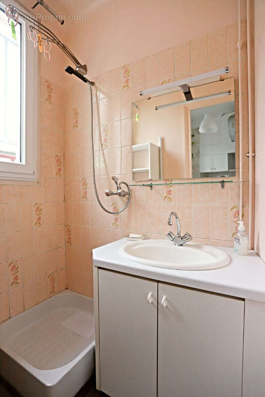 Appartement à PARIS-14E